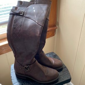 Women’s G by Guess Tall Boots Side Zipper Chocolate Brown 8.5